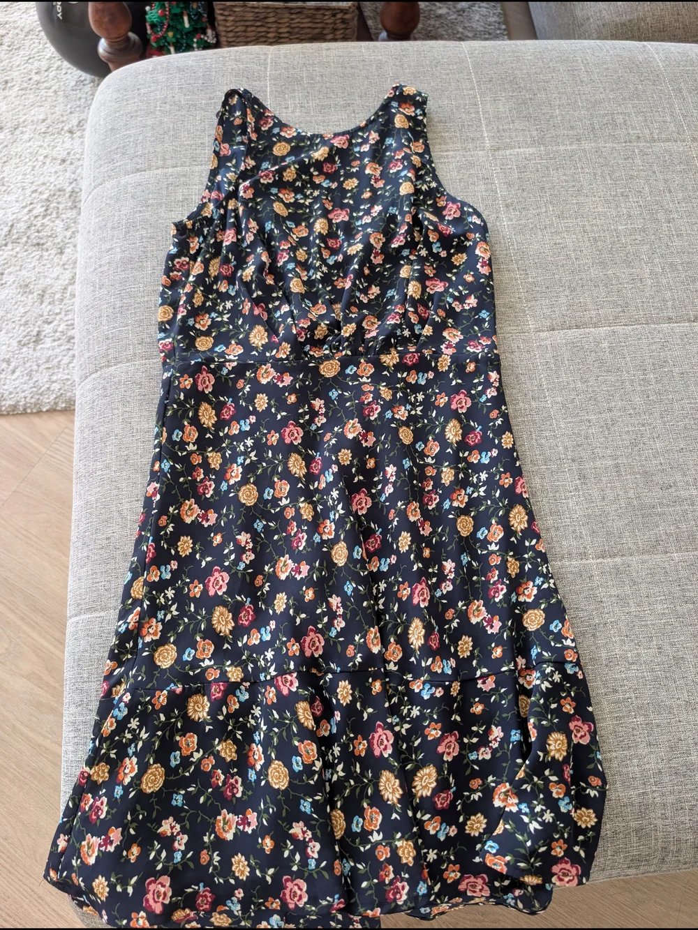 J CREW MERCANTILE 6 BLACK FLORAL SLEEVELESS GATHERED WAIST RUFFLE HEM DRESS